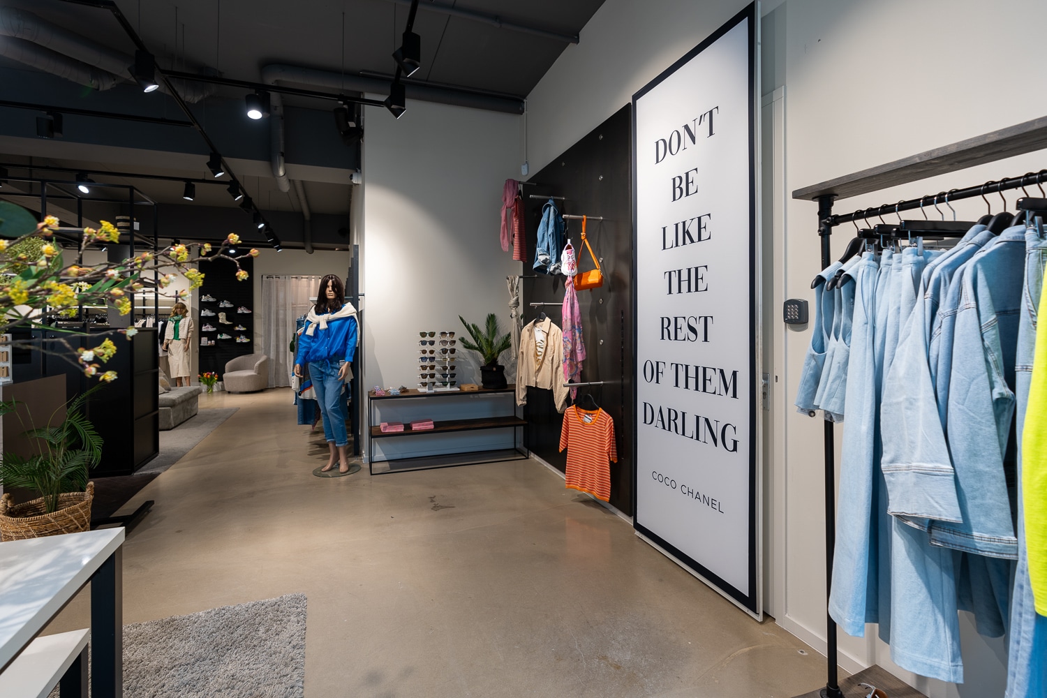 Walk-in-concept-closet-13