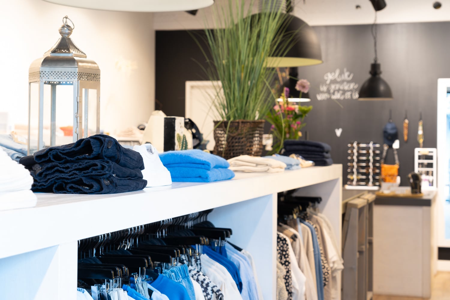 Walk-in-concept-closet-35